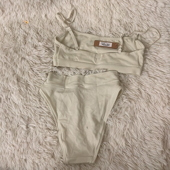 SKIMS sheer Scoop Neck Bralette and bottom set - Picture 8 of 9